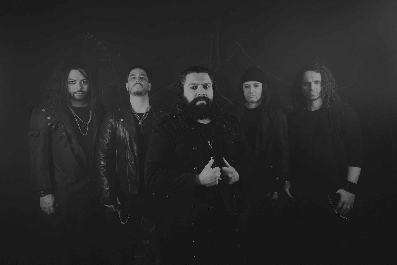 Os cinco membros dos Maledictus